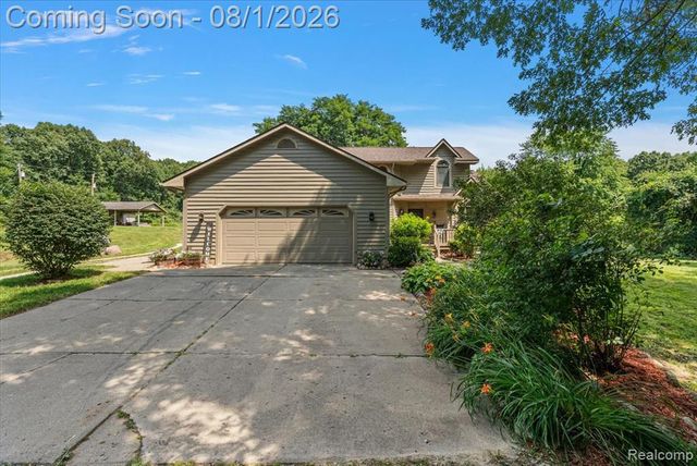 1650 Cobblestone Lane, Oxford, MI 48371