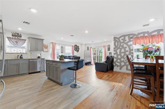 28 Hanford Street, Newark, NJ 07114