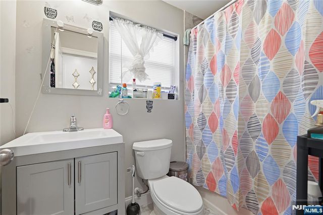 28 Hanford Street, Newark, NJ 07114