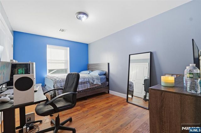 28 Hanford Street, Newark, NJ 07114
