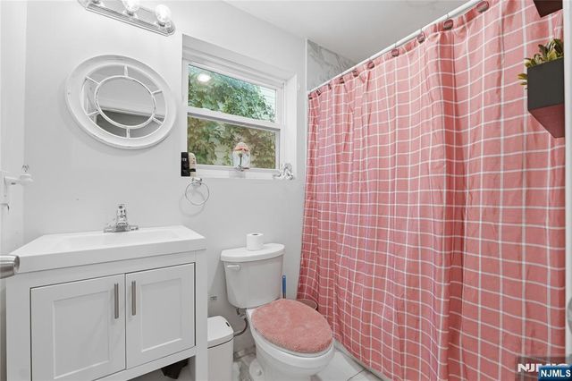 28 Hanford Street, Newark, NJ 07114