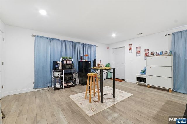 28 Hanford Street, Newark, NJ 07114