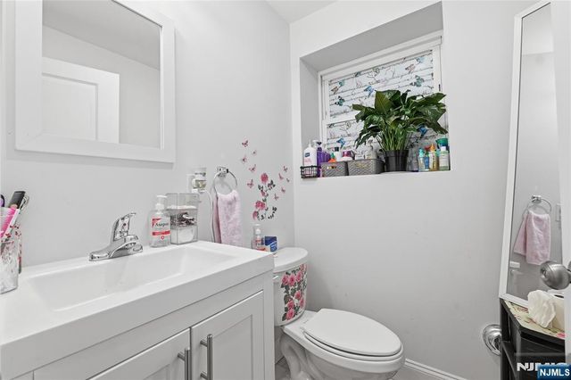28 Hanford Street, Newark, NJ 07114
