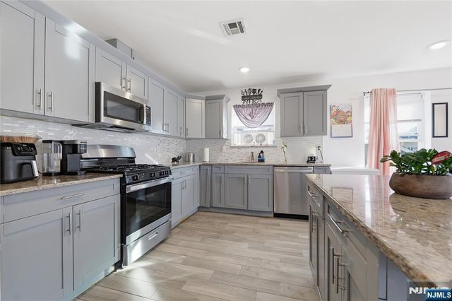 28 Hanford Street, Newark, NJ 07114