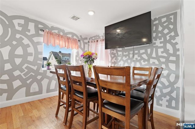 28 Hanford Street, Newark, NJ 07114
