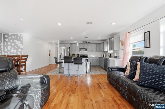 28 Hanford Street, Newark, NJ 07114