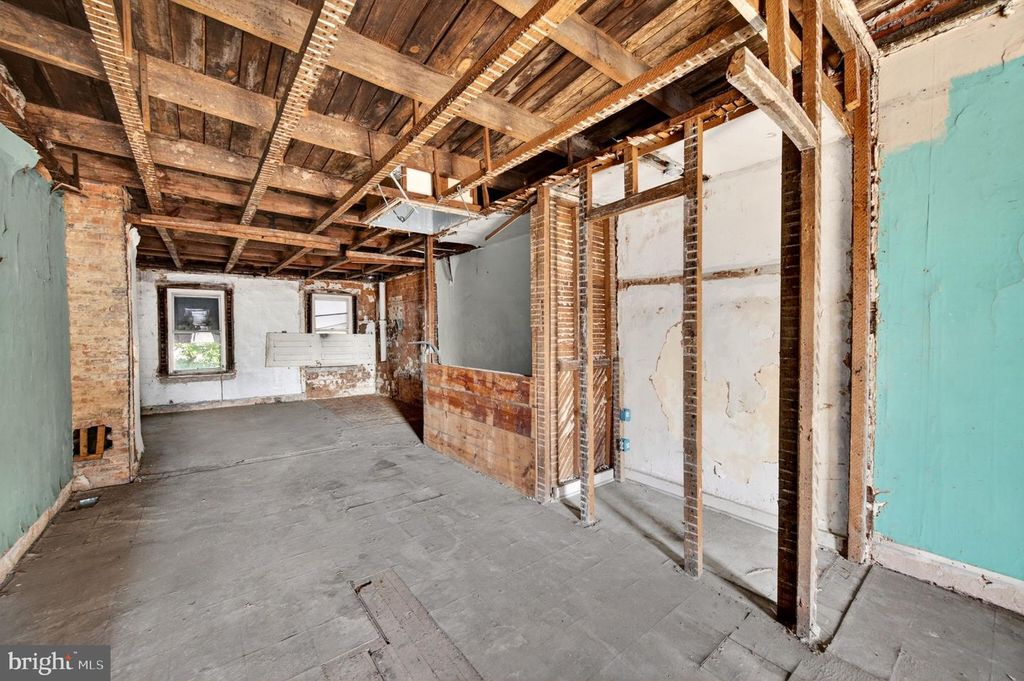 Image 10 of property listing at 528 S CATHERINE ST, Baltimore, MD 21223