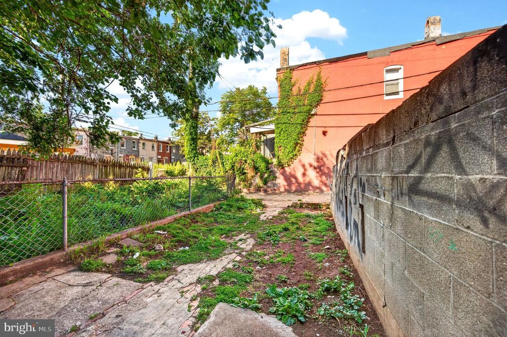 Image 11 of property listing at 528 S CATHERINE ST, Baltimore, MD 21223