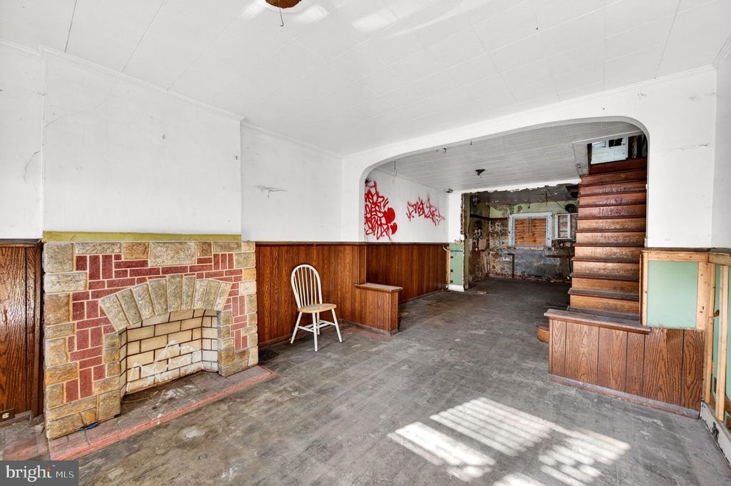Image 2 of property listing at 528 S CATHERINE ST, Baltimore, MD 21223