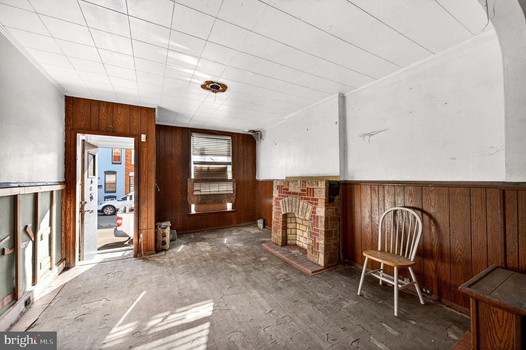 Image 3 of property listing at 528 S CATHERINE ST, Baltimore, MD 21223