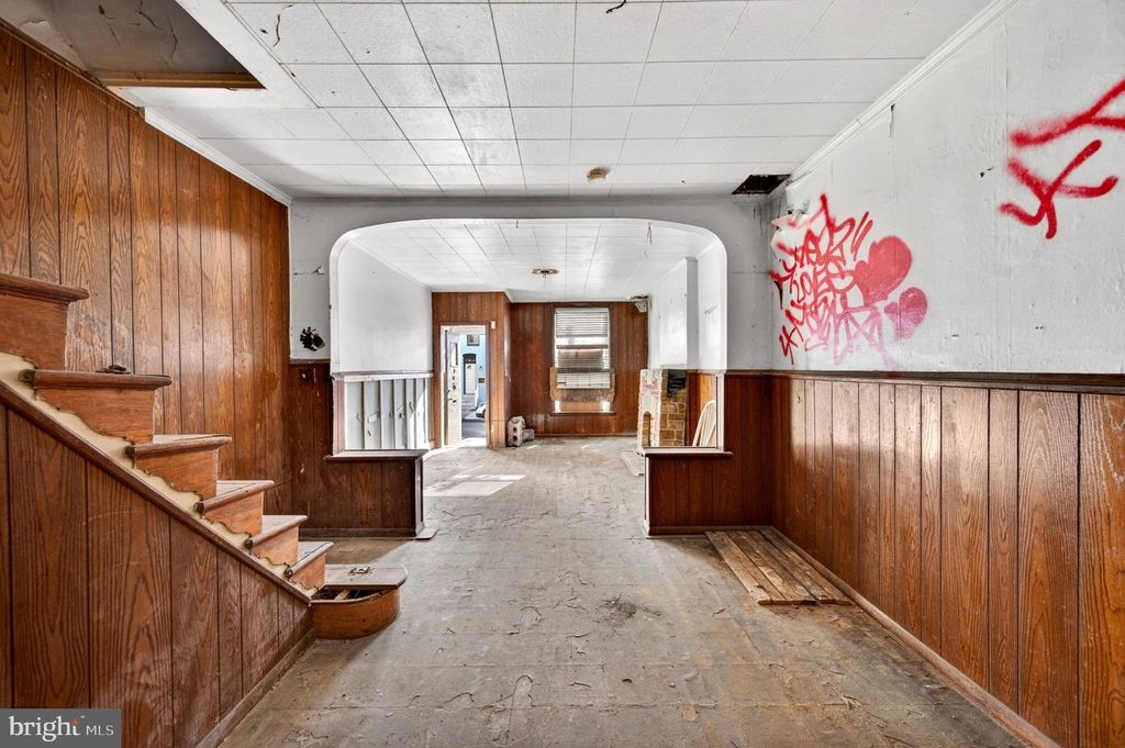 Image 5 of property listing at 528 S CATHERINE ST, Baltimore, MD 21223