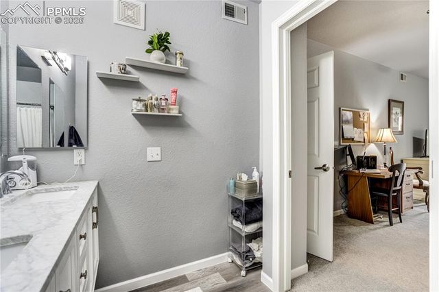 4572 Copeland Loop 102, Highlands Ranch, CO 80126