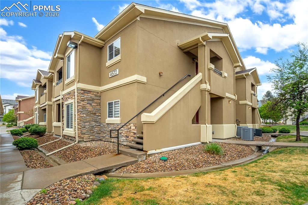 4572 Copeland Loop 102, Highlands Ranch, CO 80126