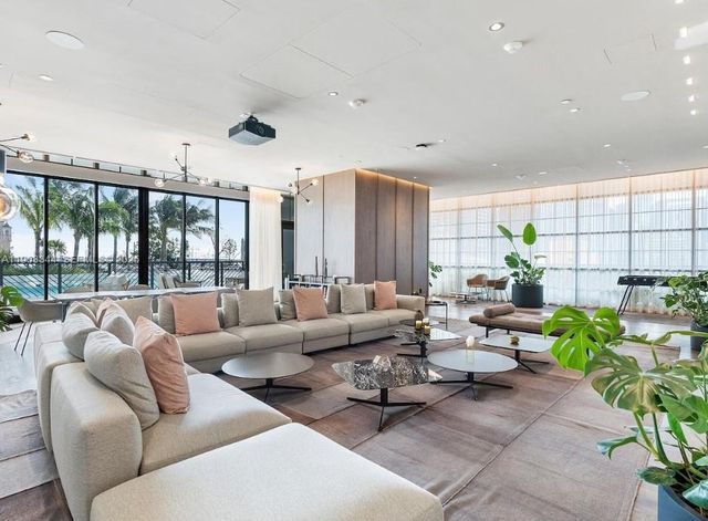 159 NE 6th street 3311, Miami, FL 33132