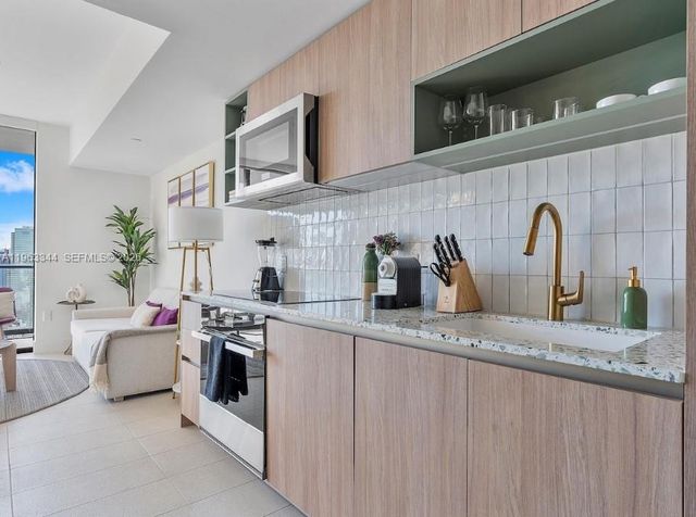 159 NE 6th street 3311, Miami, FL 33132