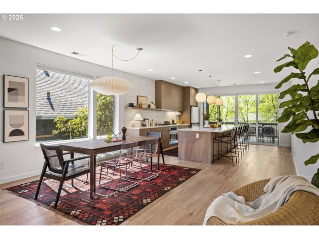 2015 Se 46TH Ave, Portland, OR 97215