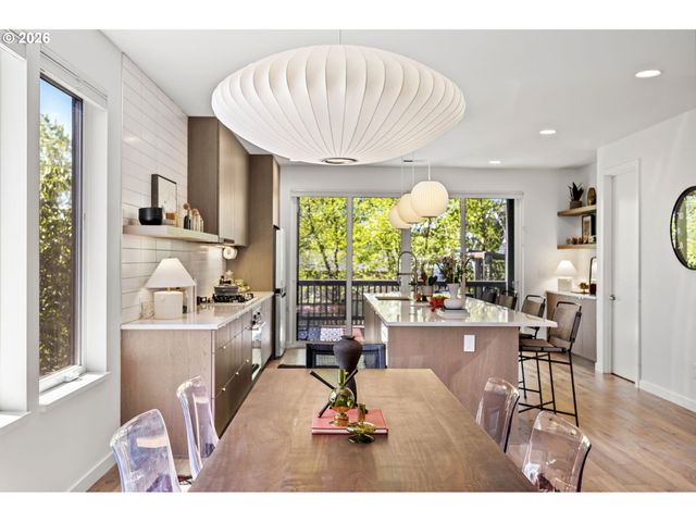 2015 Se 46TH Ave, Portland, OR 97215