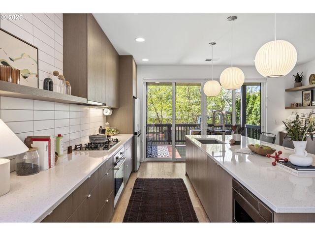 2015 Se 46TH Ave, Portland, OR 97215