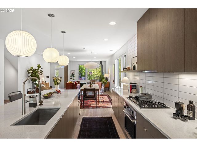 2015 Se 46TH Ave, Portland, OR 97215