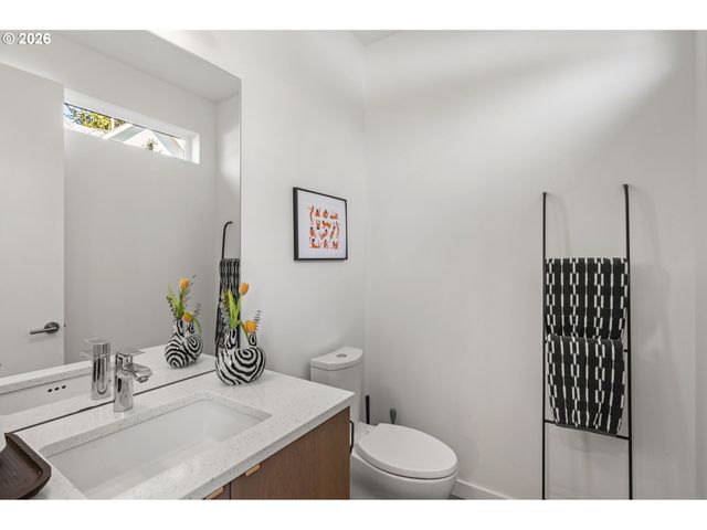 2015 Se 46TH Ave, Portland, OR 97215