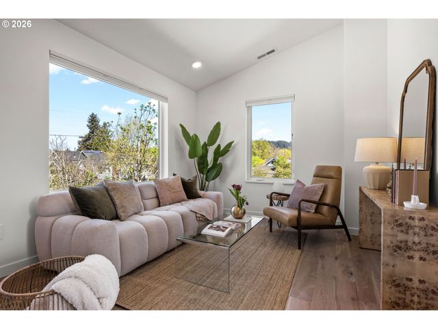 2015 Se 46TH Ave, Portland, OR 97215