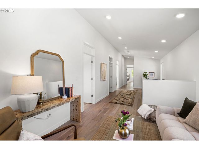 2015 Se 46TH Ave, Portland, OR 97215