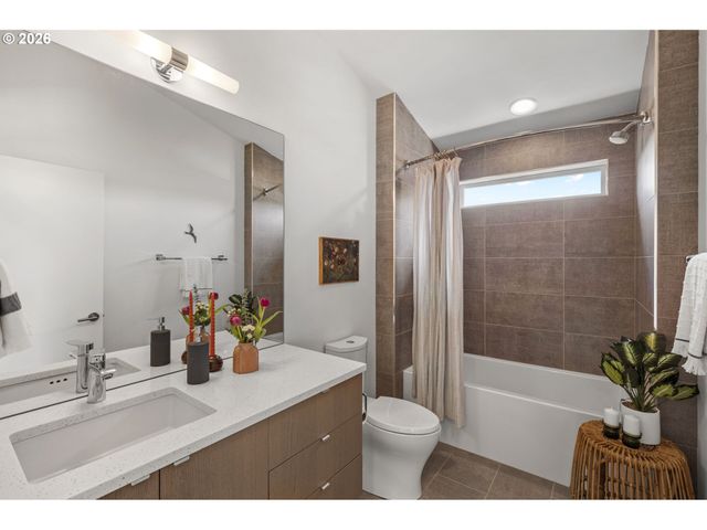 2015 Se 46TH Ave, Portland, OR 97215