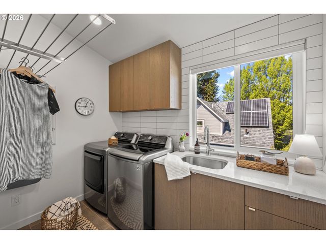 2015 Se 46TH Ave, Portland, OR 97215