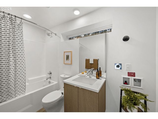 2015 Se 46TH Ave, Portland, OR 97215