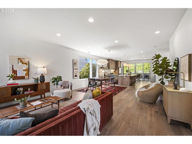 2015 Se 46TH Ave, Portland, OR 97215