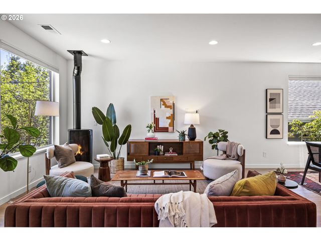 2015 Se 46TH Ave, Portland, OR 97215