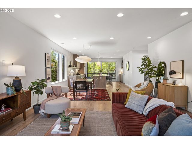 2015 Se 46TH Ave, Portland, OR 97215