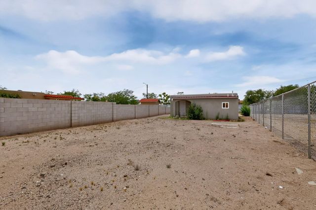 1430 Franciscan Street NE, Albuquerque, NM 87102