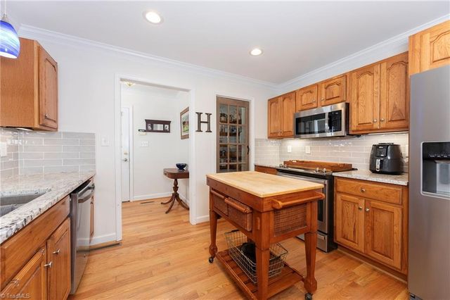 176 Forest Meadow Lane, Clemmons, NC 27012