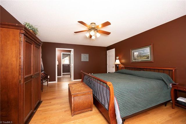 176 Forest Meadow Lane, Clemmons, NC 27012