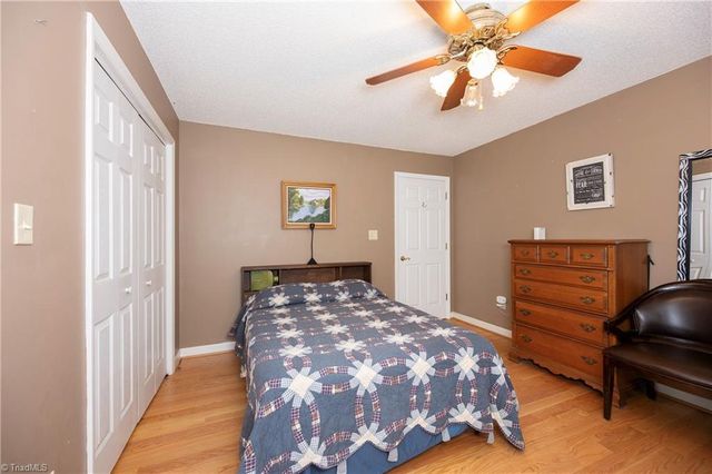 176 Forest Meadow Lane, Clemmons, NC 27012