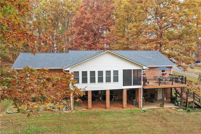 176 Forest Meadow Lane, Clemmons, NC 27012