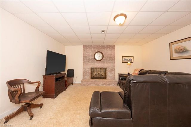 176 Forest Meadow Lane, Clemmons, NC 27012