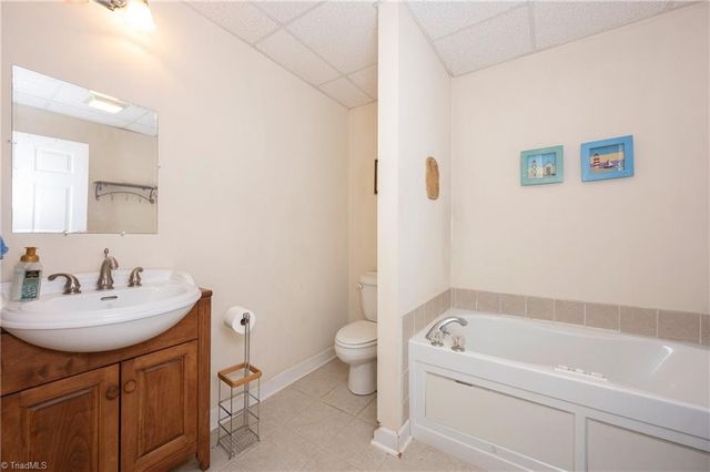 176 Forest Meadow Lane, Clemmons, NC 27012