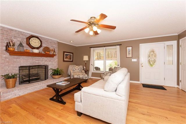 176 Forest Meadow Lane, Clemmons, NC 27012