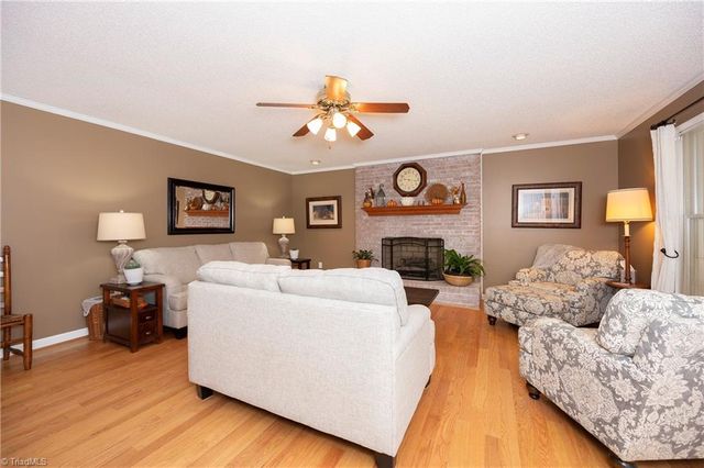 176 Forest Meadow Lane, Clemmons, NC 27012