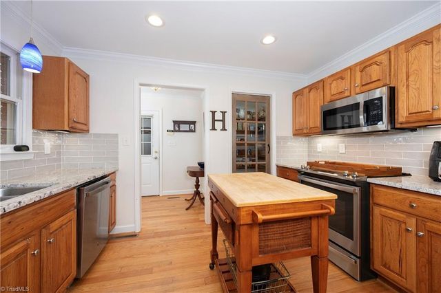 176 Forest Meadow Lane, Clemmons, NC 27012