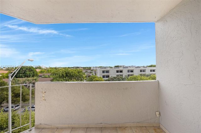 1750 W 46th St 544, Hialeah, FL 33012