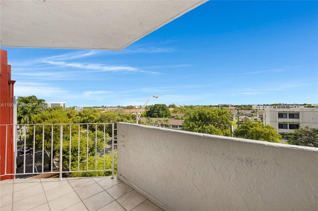 1750 W 46th St 544, Hialeah, FL 33012