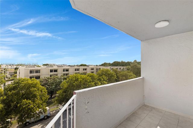1750 W 46th St 544, Hialeah, FL 33012