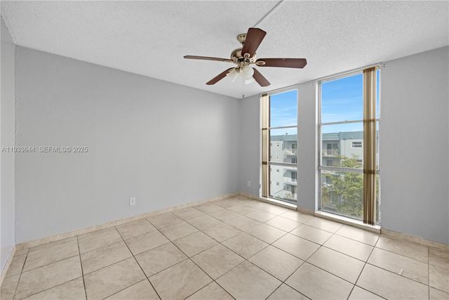 1750 W 46th St 544, Hialeah, FL 33012