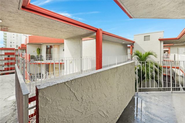 1750 W 46th St 544, Hialeah, FL 33012
