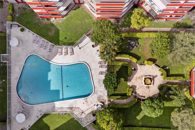 1750 W 46th St 544, Hialeah, FL 33012