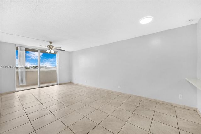 1750 W 46th St 544, Hialeah, FL 33012