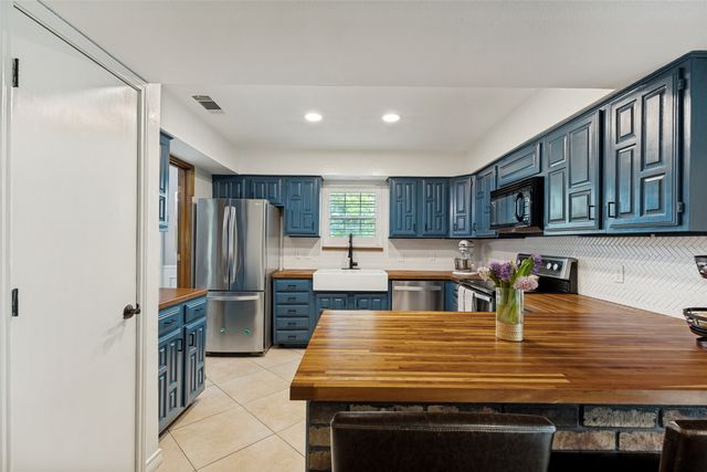 2248 Nob Hill, Carrollton, TX 75006